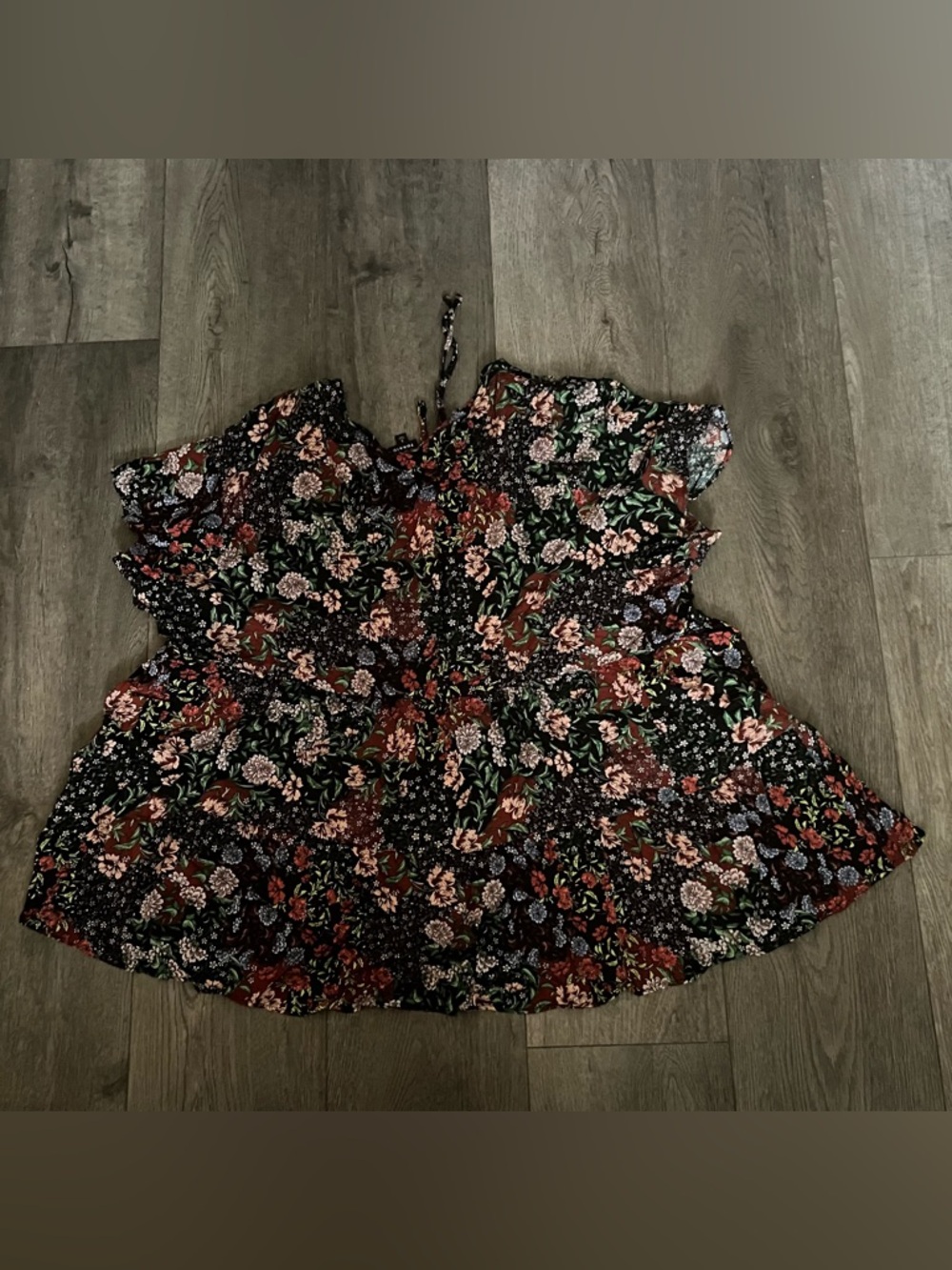 Torrid Black Floral Textured Stretch Babydoll Blouse Size 5X - Picture 7 of 9